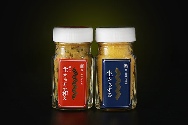 ���E���X