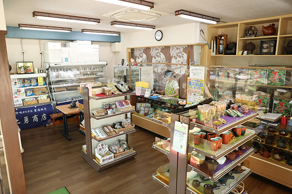 ���E���X