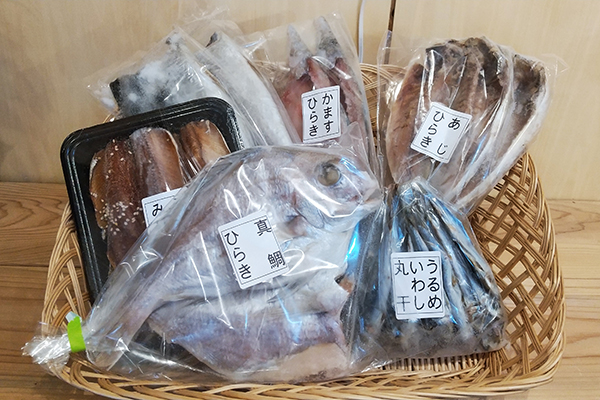 �������Y