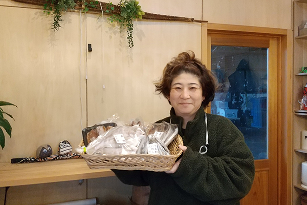 �������Y