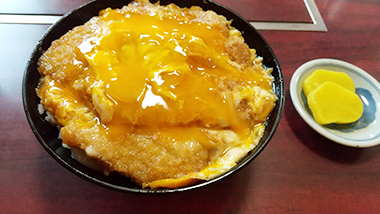 ���E���X